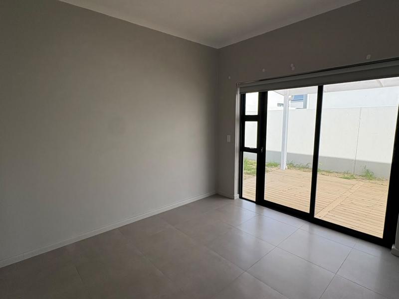 To Let 2 Bedroom Property for Rent in Capri Western Cape